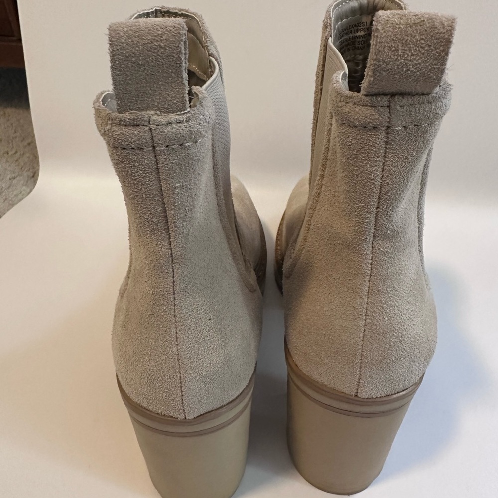 Steve Madden Lexa Taupe Suede Chelsea Platform Heel Booties Size 8.5 - Picture 4 of 9